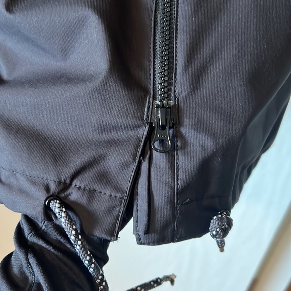 Helly Hansen rain coat - Picture 3 of 8